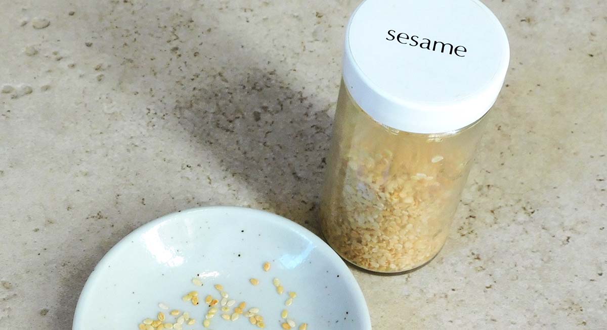 Sesame seeds allergen label