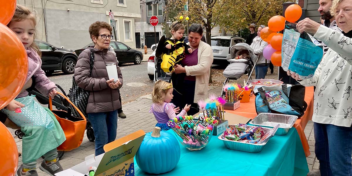 Families enjoying an allergy-safe Halloween in Philadelphia